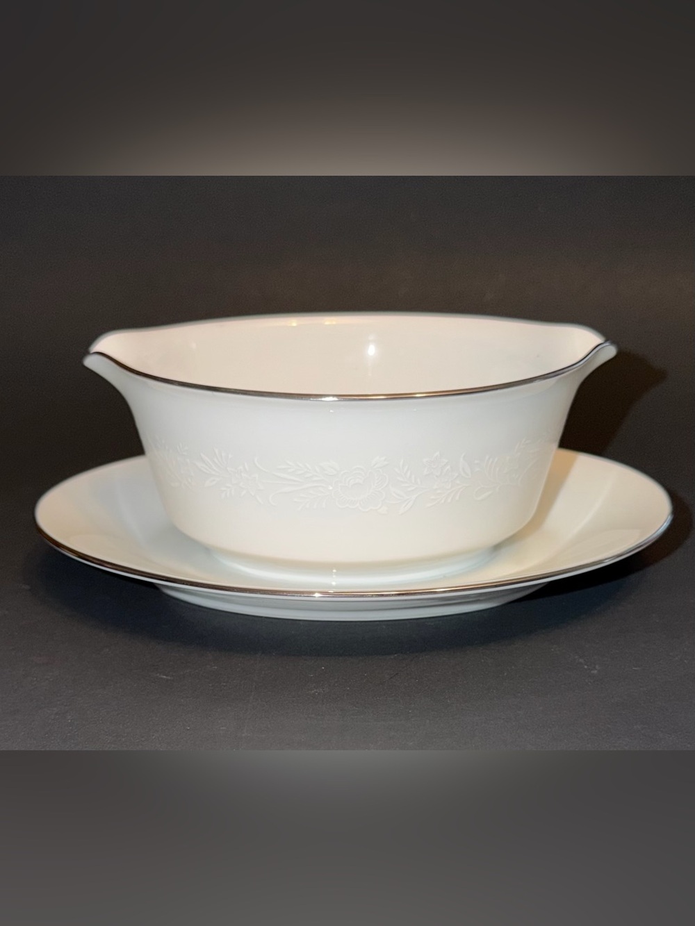 Noritake China Reina Gravy Boat 9”x7” W/ Underplate Floral‎ Platinum Rim 6450Q